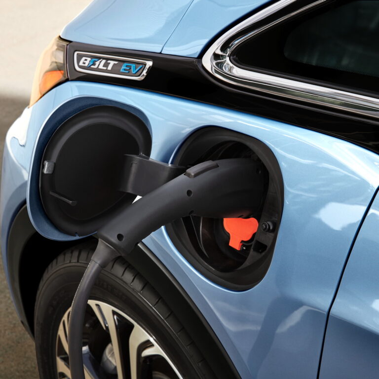 Self-charging hybrids vs. Plug-In Hybrids – What’s The difference Between Them