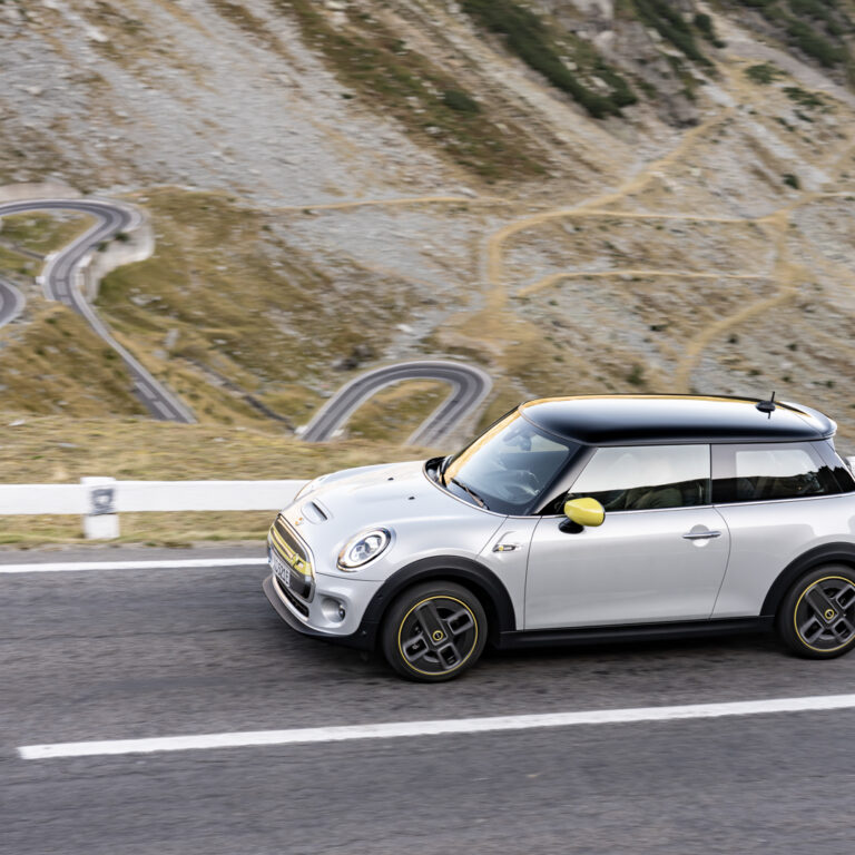 MINI Cooper SE – The First Electric Vehicle You Should Try In Your Life