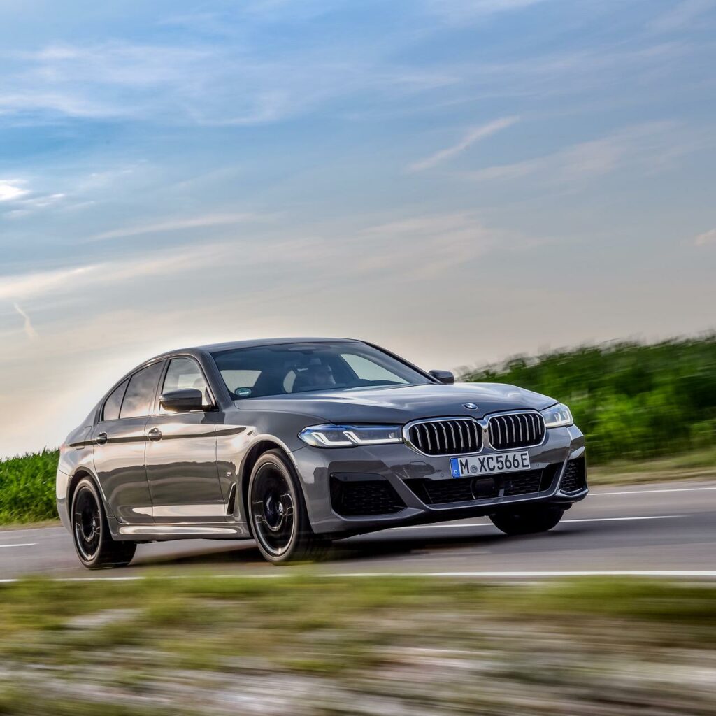 2020 BMW 545e xDrive - Test Drive