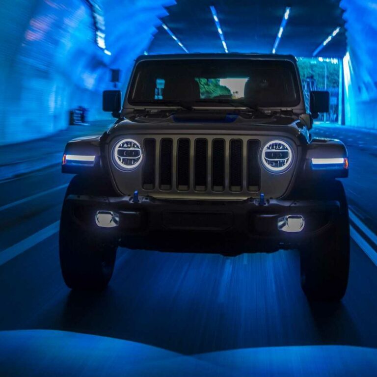 2021 Jeep Wrangler 4xe plug-in hybrid costs $49,490 before incentives