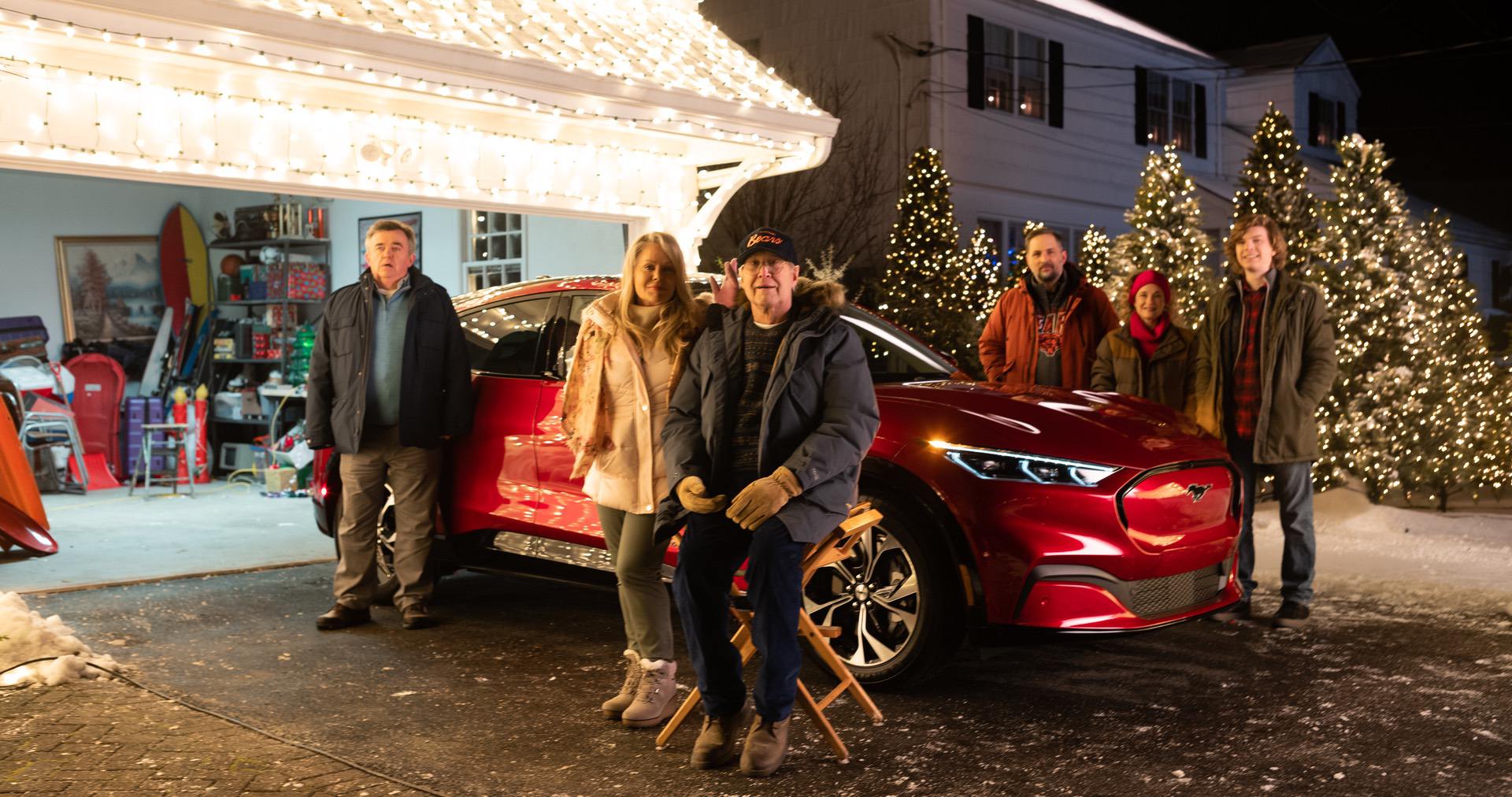 Ford Christmas Commercial 2022 Ford, Chevy Chase Recreate National Lampoon's Christmas Vacation Scene To  Feature Mustang Mach-E