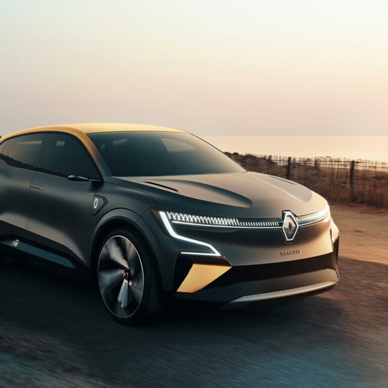 Renault Megane electric crossover debuting this summer?