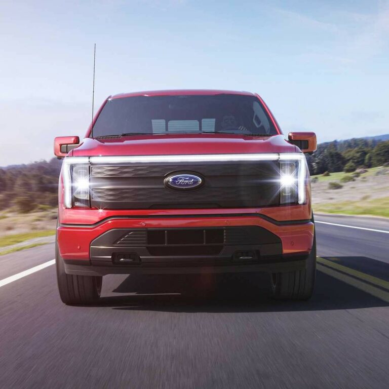 2022 Ford F-150 Lightning debuts with 563 horsepower, 300 miles of range