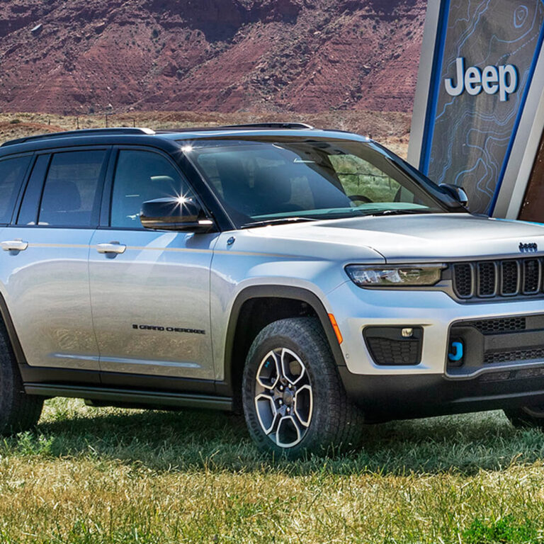 2022 Jeep Grand Cherokee 4xe plug-in hybrid gets 25 miles of EV range