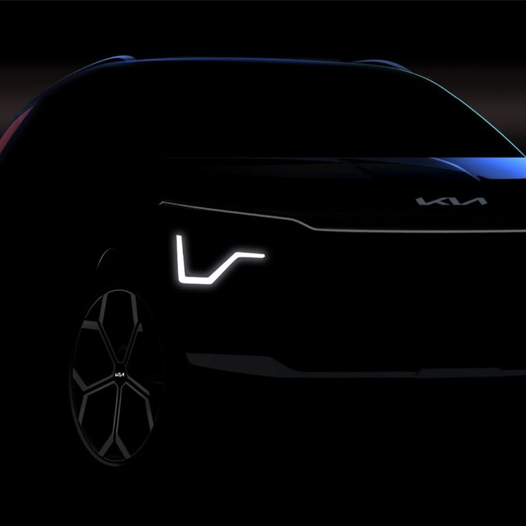 New Kia Niro teased for the first and last time, debuts November 25