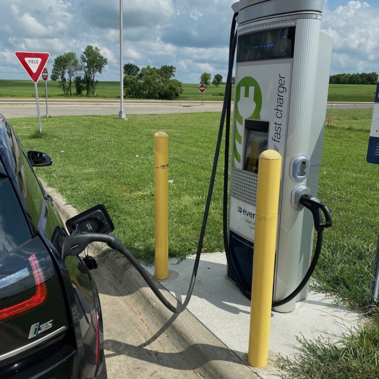 UK Pushing for 300,000 Charging Stations